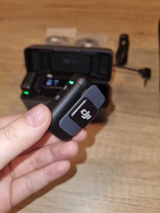 комплект микрофони DJI Mic 2 (2 TX + 1 RX) + зареждаща кутия и аксесоари