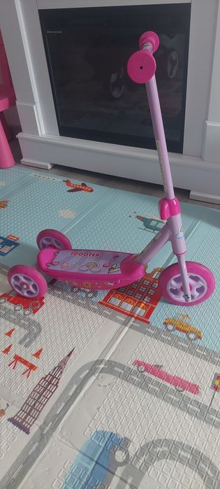 Vand trotineta fetita mica.