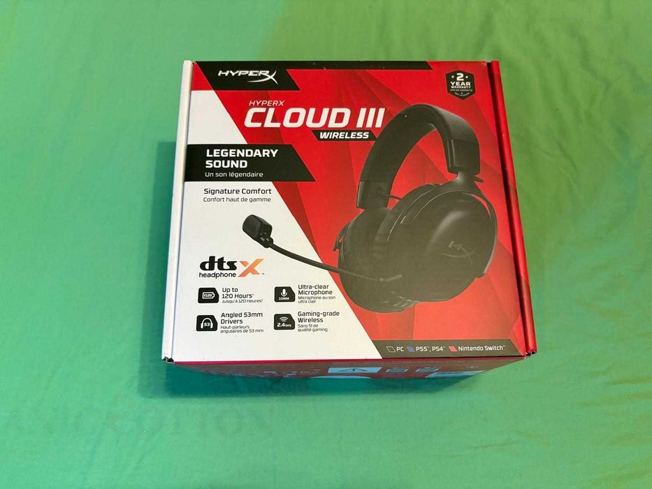 Casti gaming wireless HyperX Cloud III, DTS Headphone:X Spatial Audio, 2.4GHz, autonomie pana la 120 de ore, spuma cu memorie, microfon 10mm