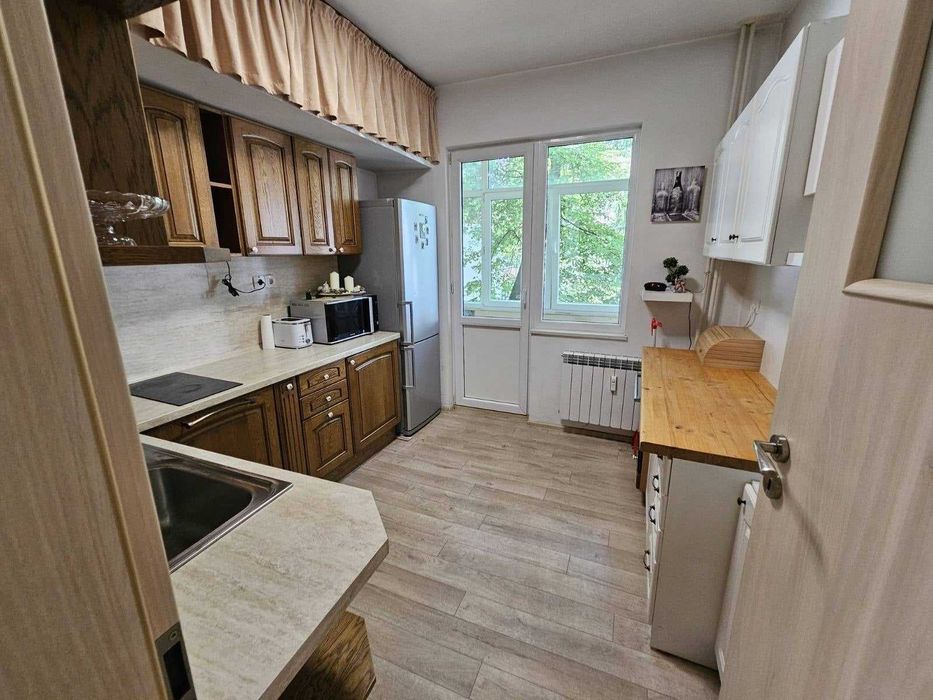 Дава се под наем Тристаен апартамент в София, Лозенец - 80 кв.м за 663 € - Снимка #1