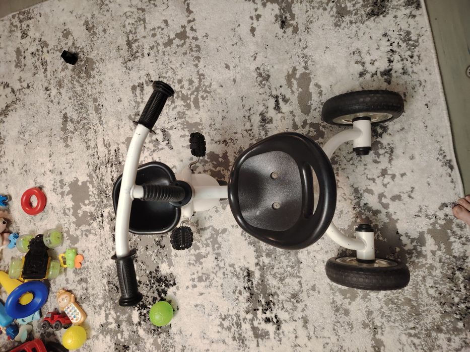 Трехколесный велосипед для детей.