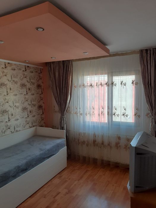 Proprietar închiriez apartament de două camere semidecomandat, str Nicolae pascu nr 8 sector 3(PIAȚA Bobocicq)a