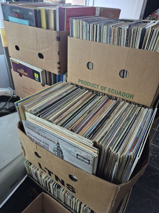 Vând 1000lp,Discuri Vinil muzica clasica compozitori celebrii 

- Tot