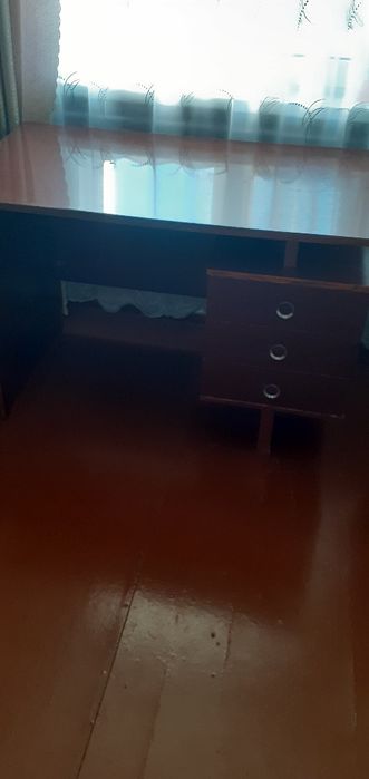 Продам письменный стол