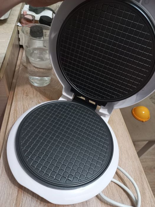 Продам вафельницу