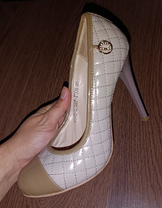 Женские туфли кожаные BATAA. фирменные