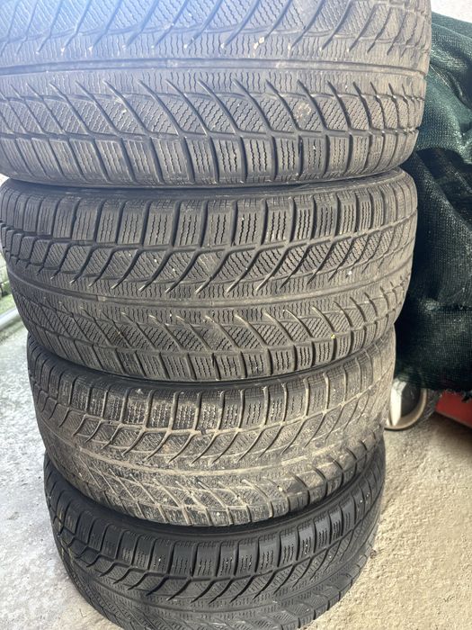 Зимни гуми Goodride 18 235/45