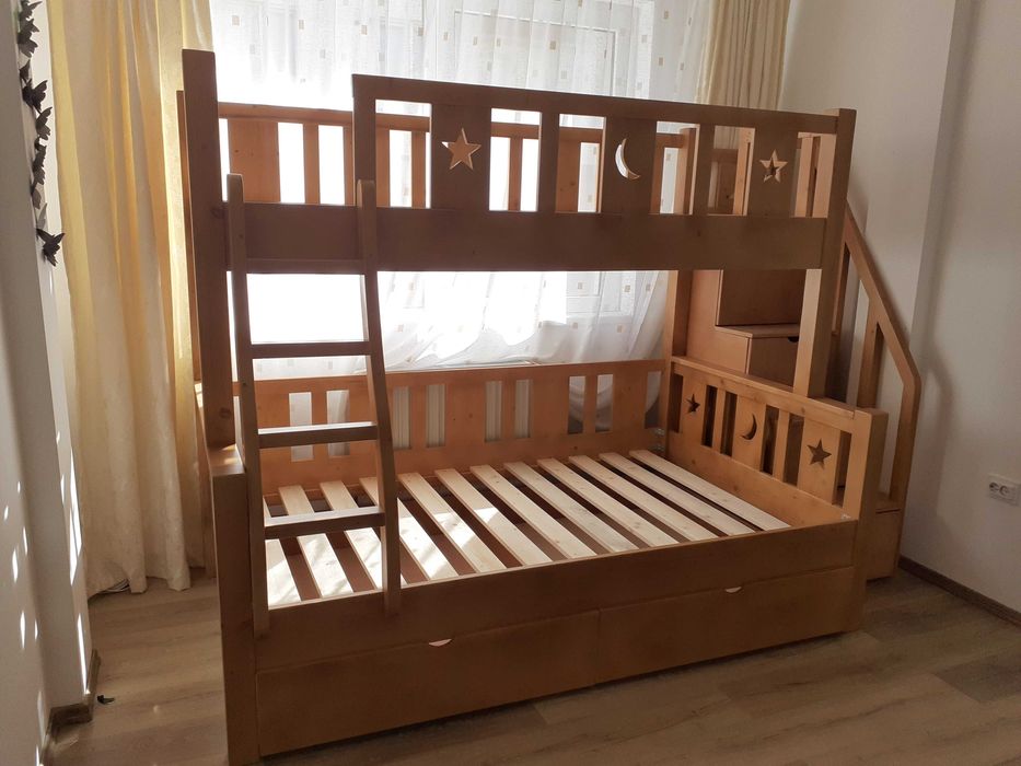 TRANSPORT GRATUIT.Pat etajat din lemn masiv.Cod 3503A