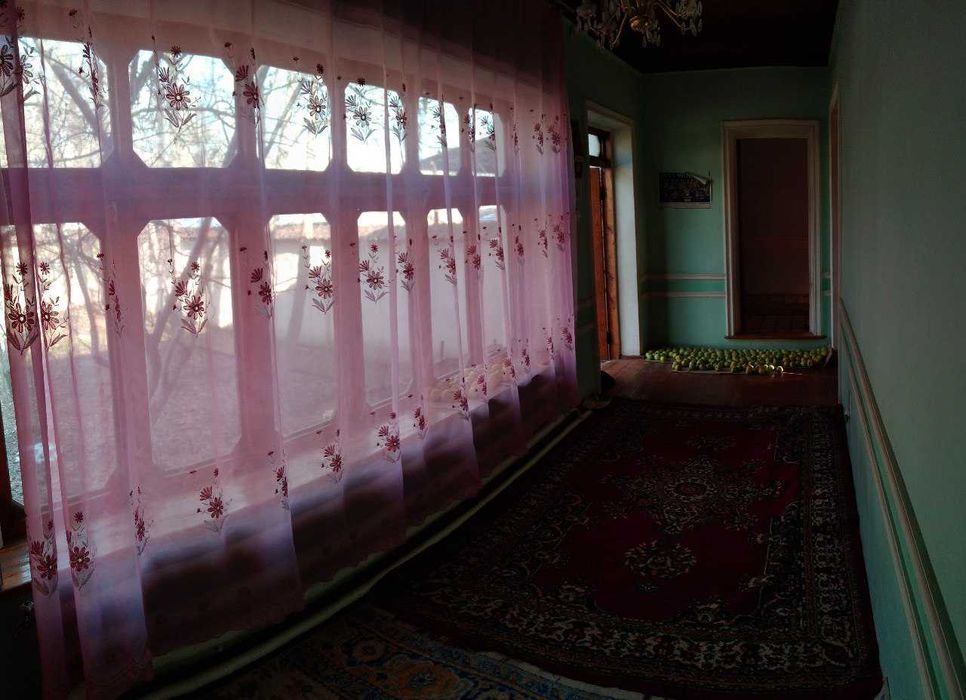 Uchaska sotiladi narxi kelishiladi