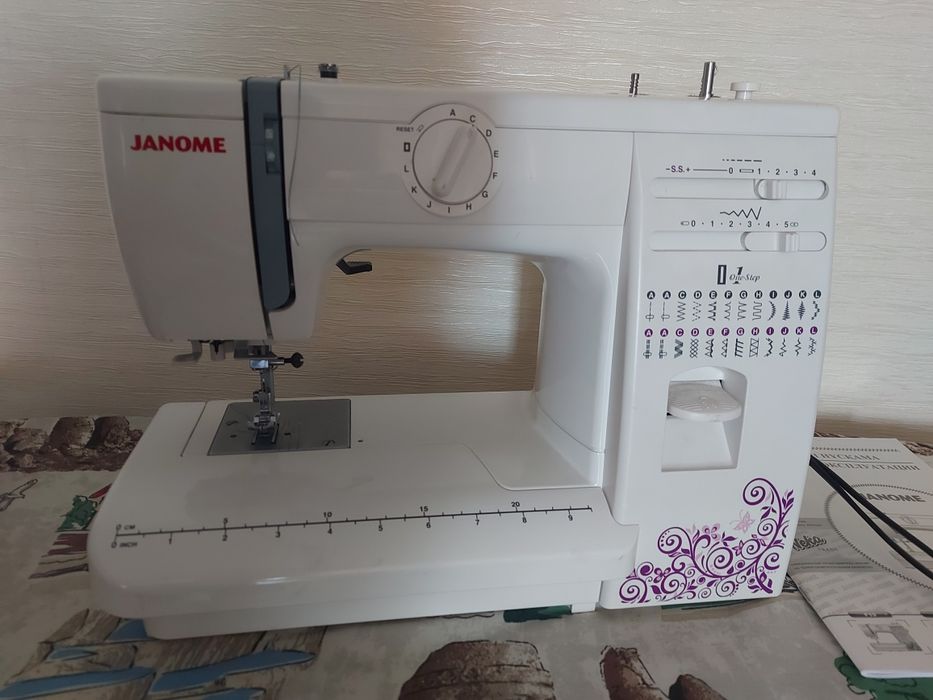 Швейная машинка Janome Q-23V
