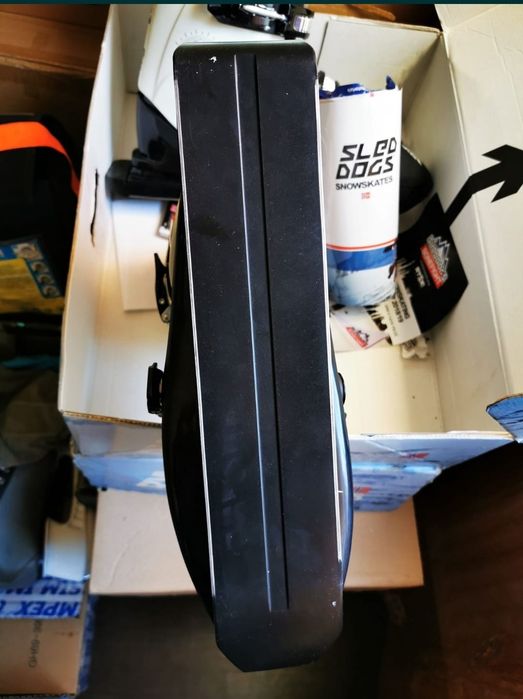 Vând Sled Dogs Halden V2 impecabili