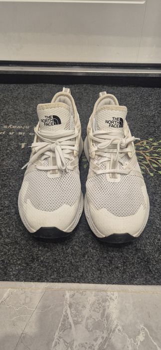 Продам кроссовки The North Face Original