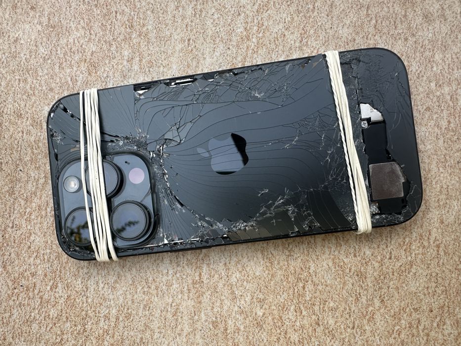 iPhone 16 pro цял за части