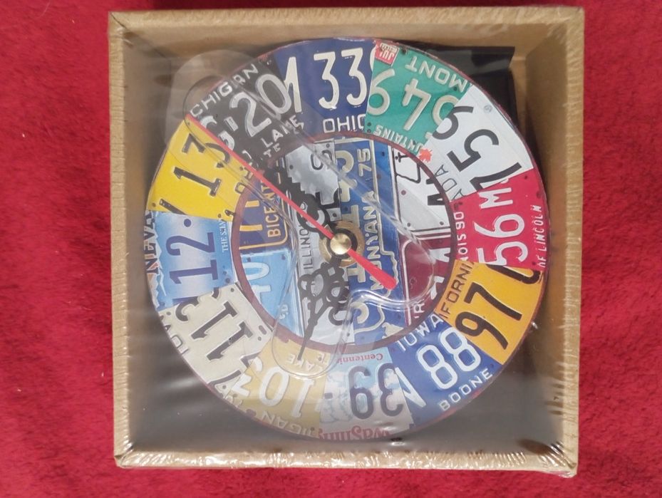 Стенен ретро часовник