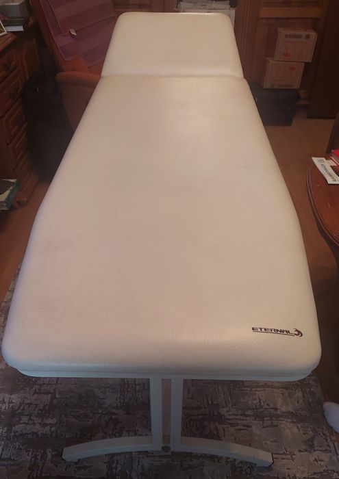 Vând masă cosmetică