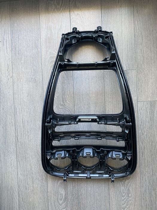Централна конзола Mercedes  W205
