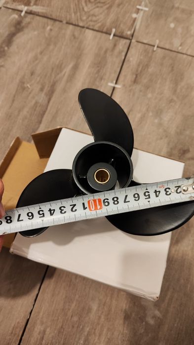 Vand o elica de barca în stare buna de functionare