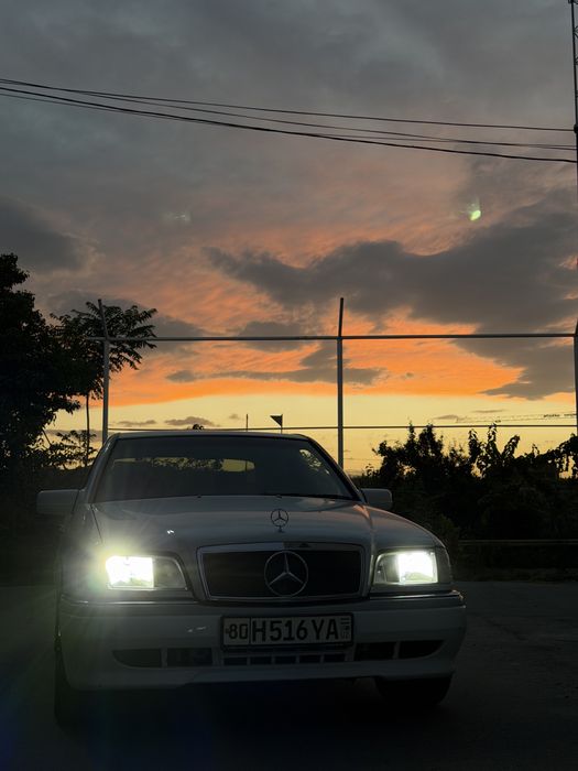 Srochno! Mercedes Benz W202 C320