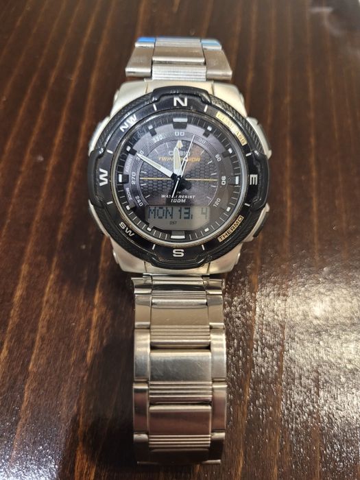 Часовник Casio Twin Sensor