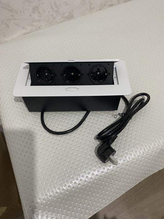 Встраиваемая розетка