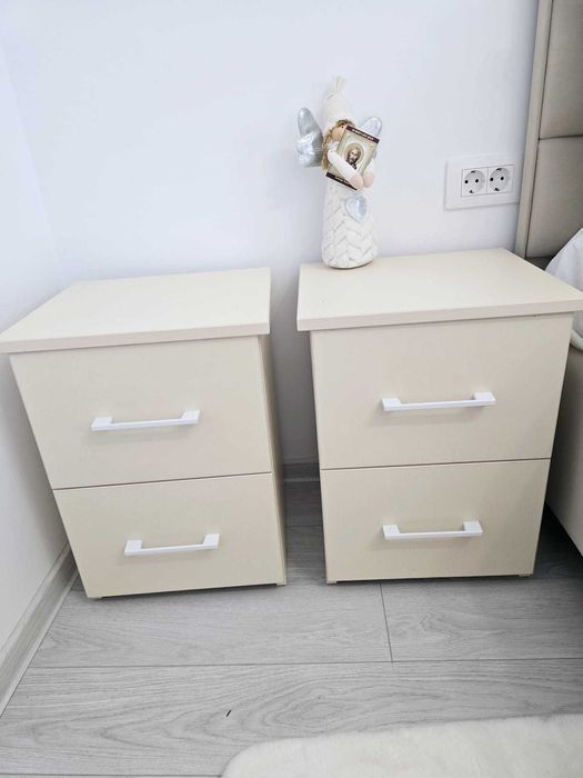 set mobilier elegant -  masa de machiaj cu oglinda + 2 noptiere , stare impecabila