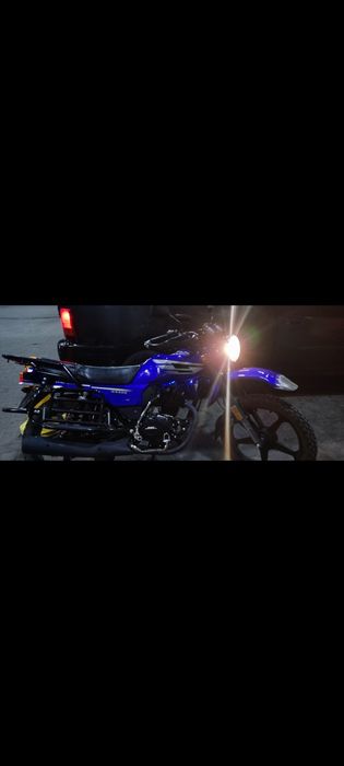 Мотоцикл 200 кубов suzuki