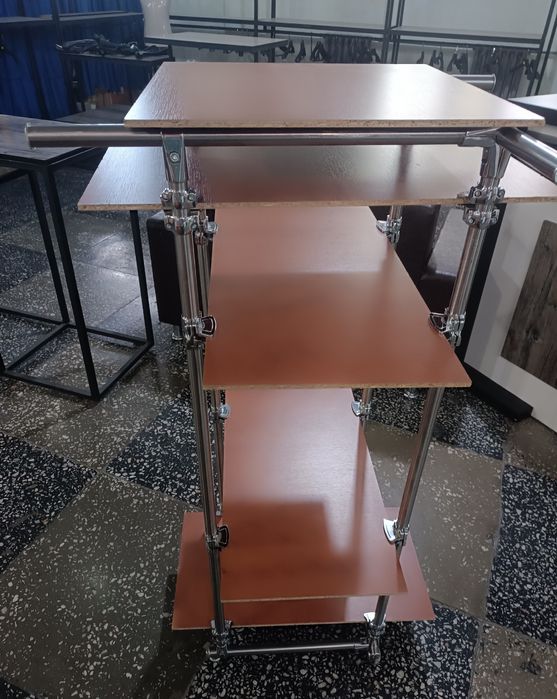 Вешалка напольная.