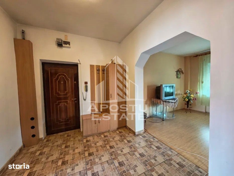 Apartament 3 camere de inchiriat, centrala proprie, zona ISHO, Timis