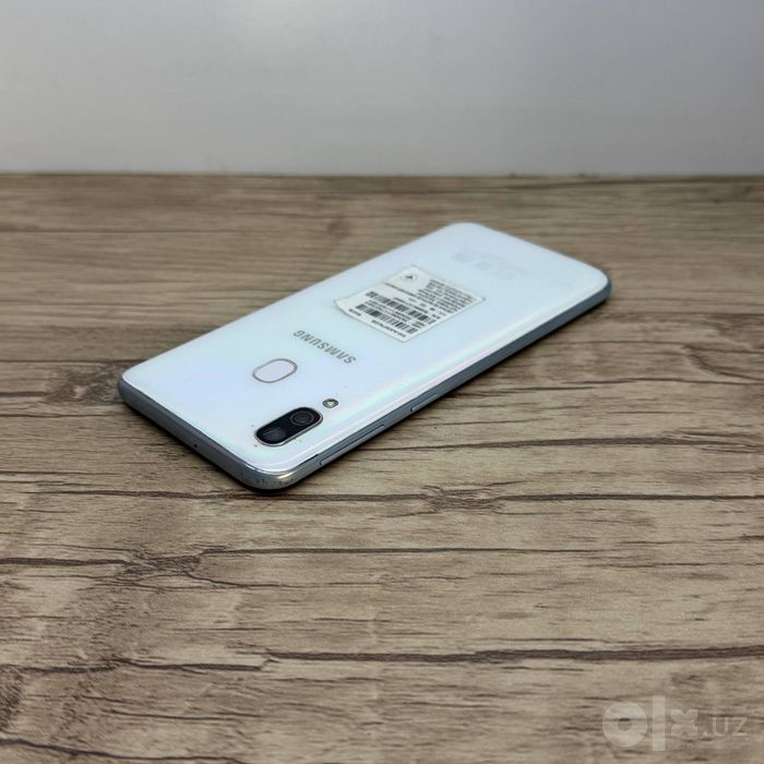 Samsung Galaxy A30