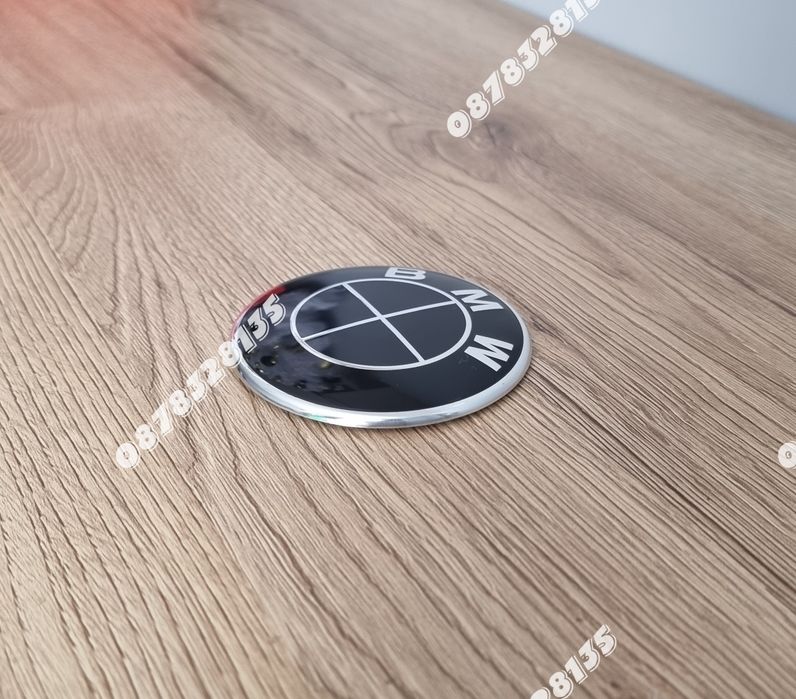 Емблема за преден капак BMW 82мм чисто черна – F10 F12 F20 F30 F32