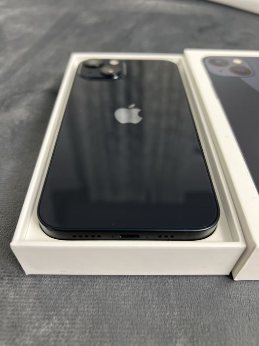 Vănd/schimb iphone 13 midnight impecabil