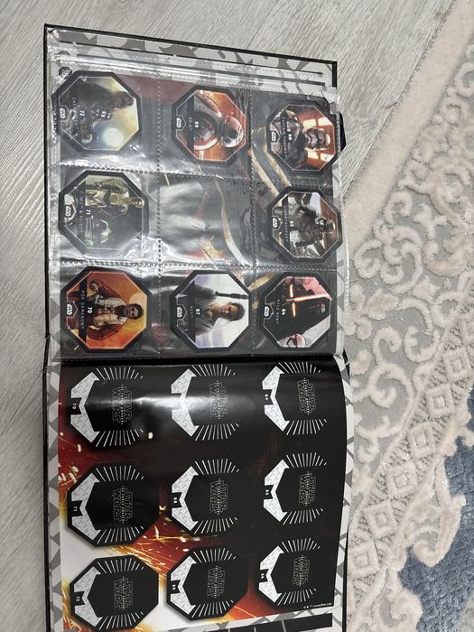 Vand carte Star Wars de colectie