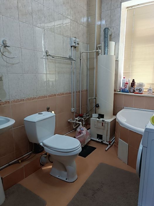 Продаётся кв на проспекте 6 каватли бино
5 кават
2 хонали
65кв м
Гиштл