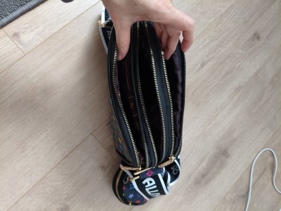 Продам сумку через плечо