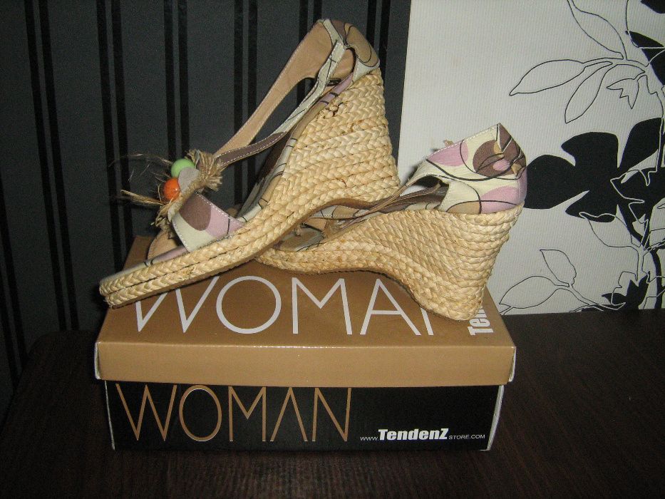 сандали на платформа НОВИ, н.40