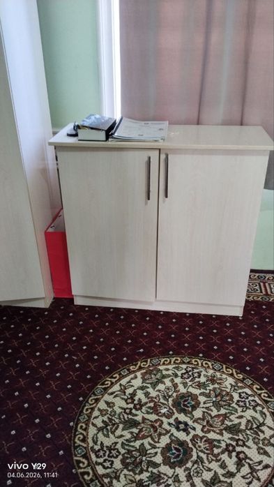 Ofisnoy shkaf stol stul sotiladi narxi kelishilgan holda