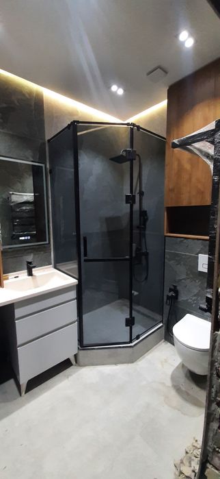 Душкабина , перегородки, стеклянные двери.