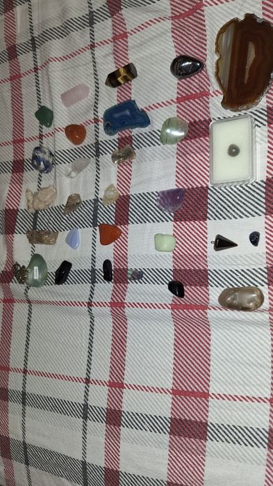 Кристали/Полу-скъпоценни камъни