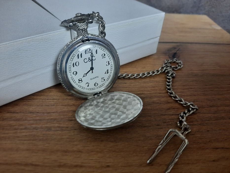 Ceas de buzunar C&C cu lant detasabil din Grecia NEFOLOSIT