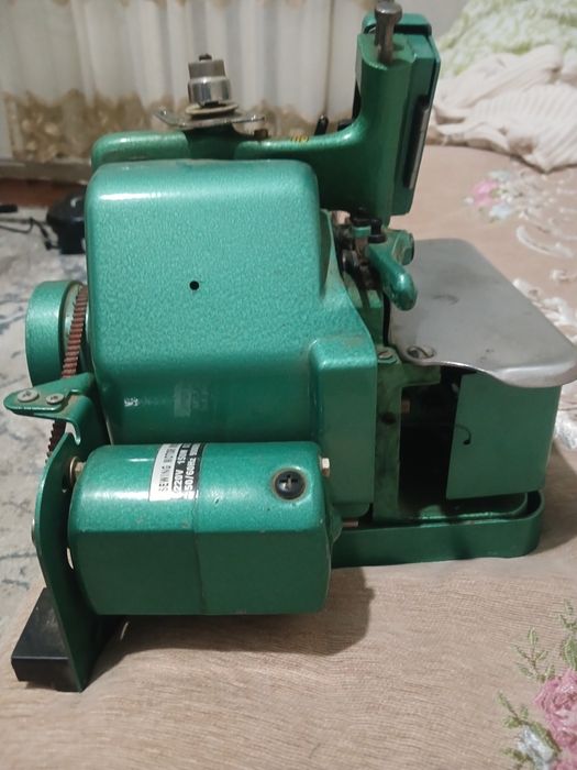 Продам швеиная машинка  оверлок.