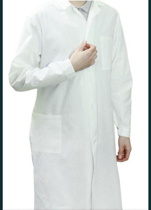 Продам халаты белые