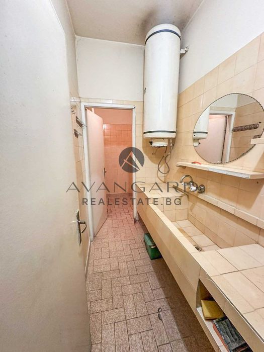 Продава се Тристаен апартамент в Пловдив, Кючук Париж - 86 кв.м за 830 €/кв.м - Снимка #3