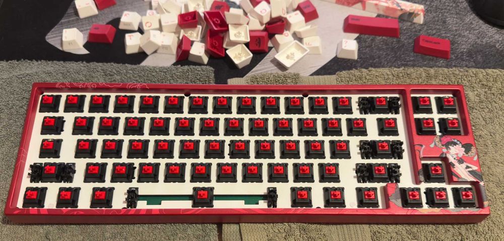 Клавиатура Ducky x Varmilo Miya Koi 65%, Cherry MX Silent Red