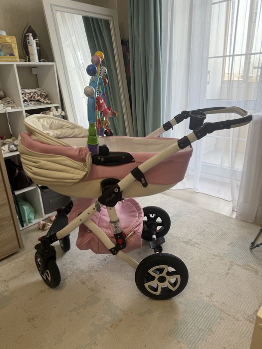 Коляску продам полный комплект