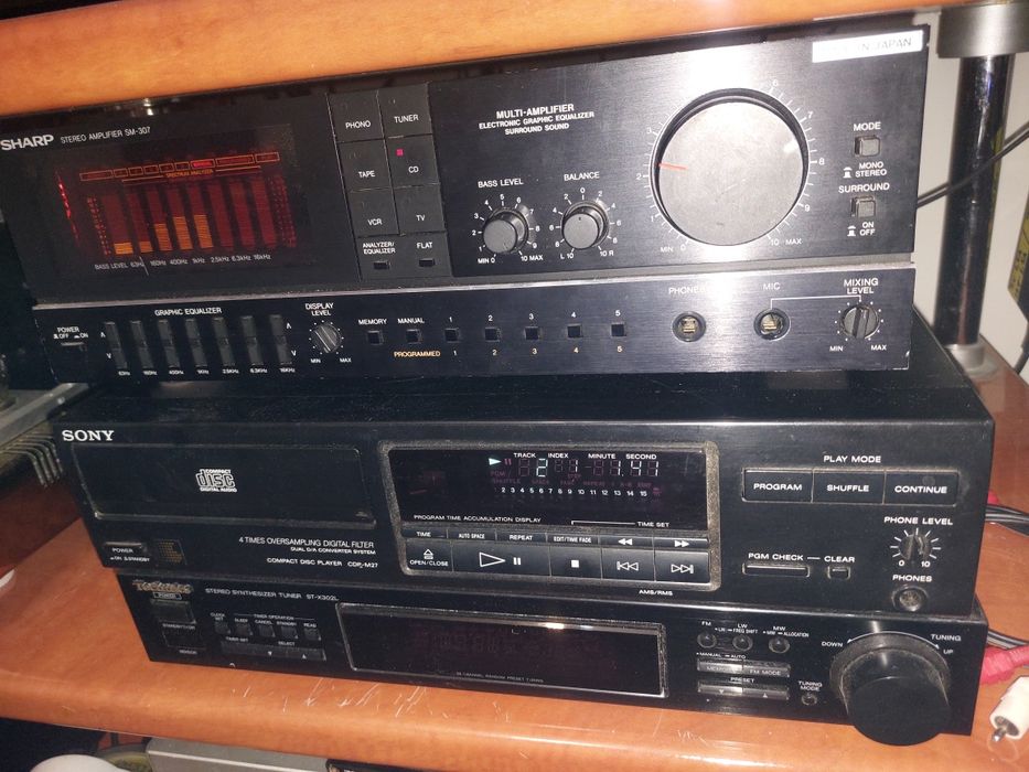 Amplificator japonez SHARP cu egalizator grafic