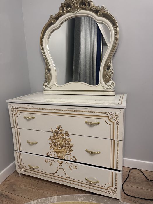 Продам спальный гарнитур, двуспальная кровать