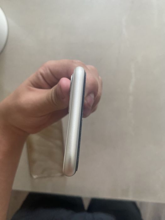 Продам 11 айфон