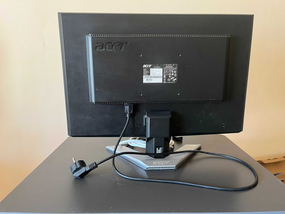 Монитор Acer P221W  / 22'' / 60 Hz / VGA + HDMI Adapter