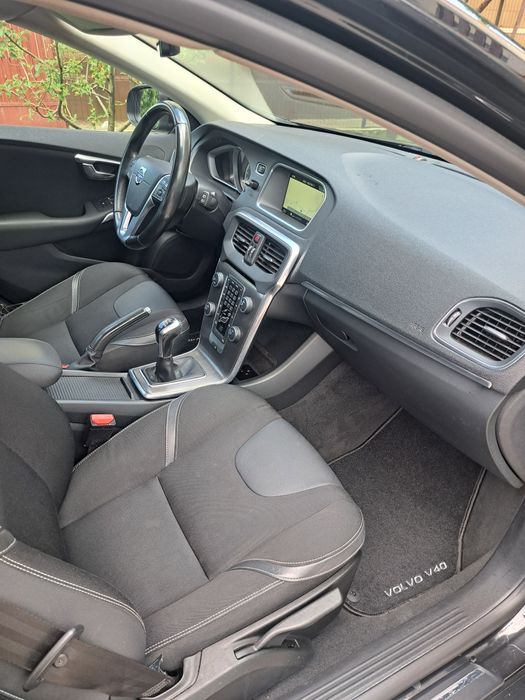 Volvo V40,2.0d euro6 M Business