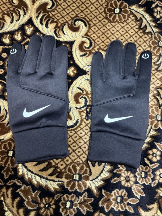 Перчатки Nike теплые